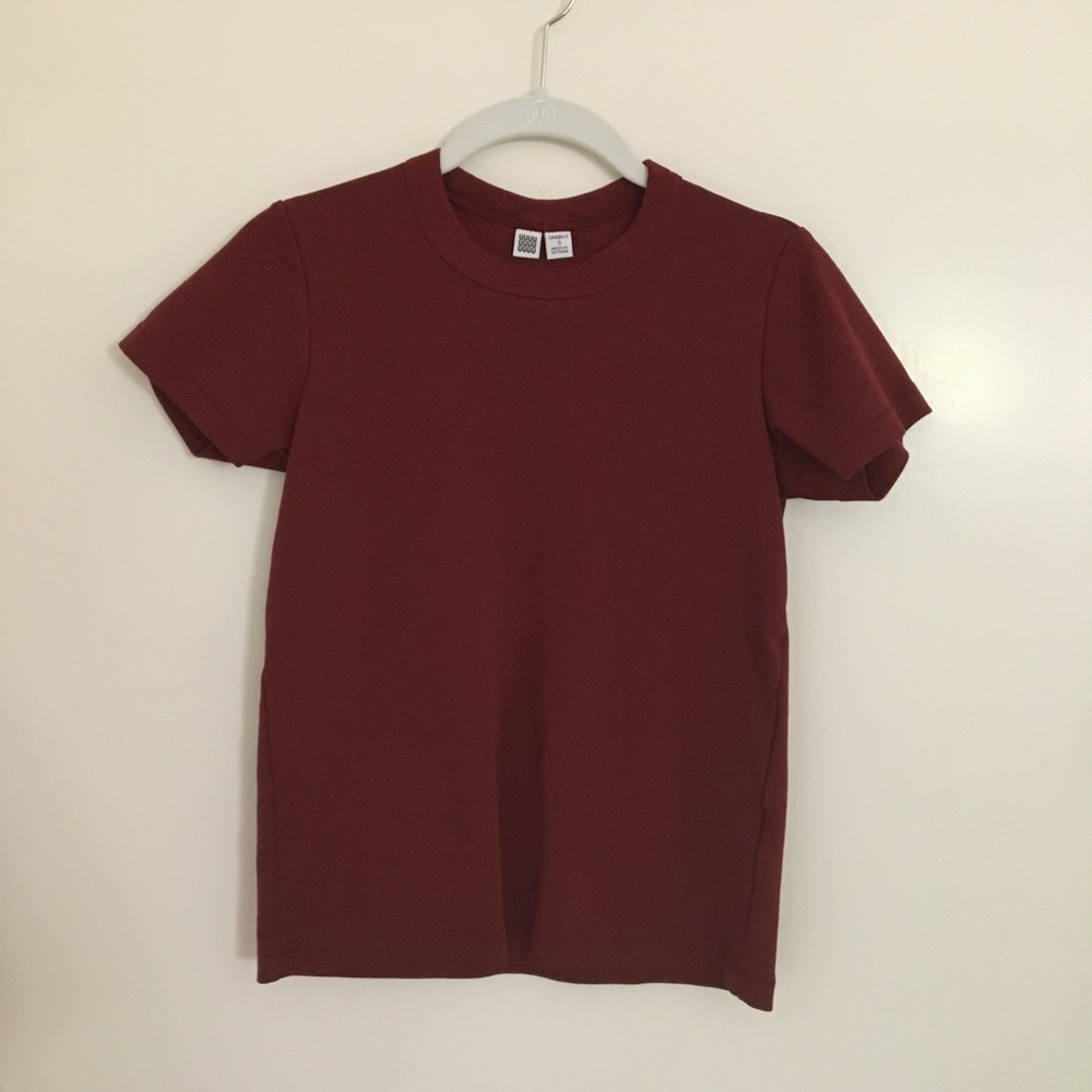nwot uniqlo u red t-shirt